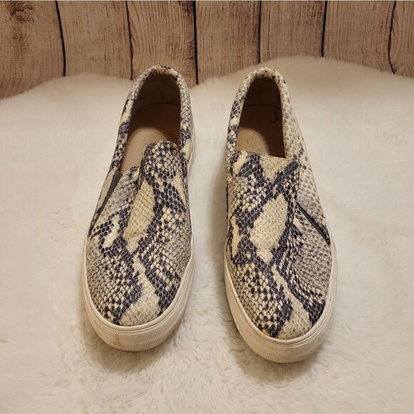 Vince Camuto grey/white snakeskin leather loafers - Picture 2 of 10